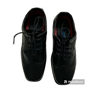 Josmo classic dress wing tip Oxford shoes. NWOT